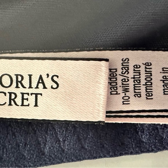NWOT Victoria's Secret Midnight Floral Lace Bra Size 38D - Picture 2 of 7
